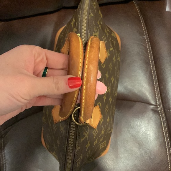Louis Vuitton Alma PM (bigger one) Hand Bag - Picture 11 of 13